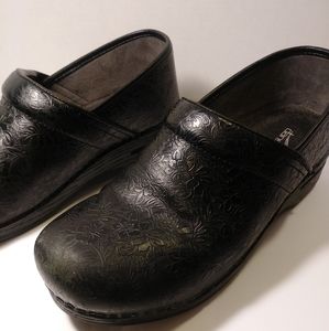 Dansko black tooled clog shoes